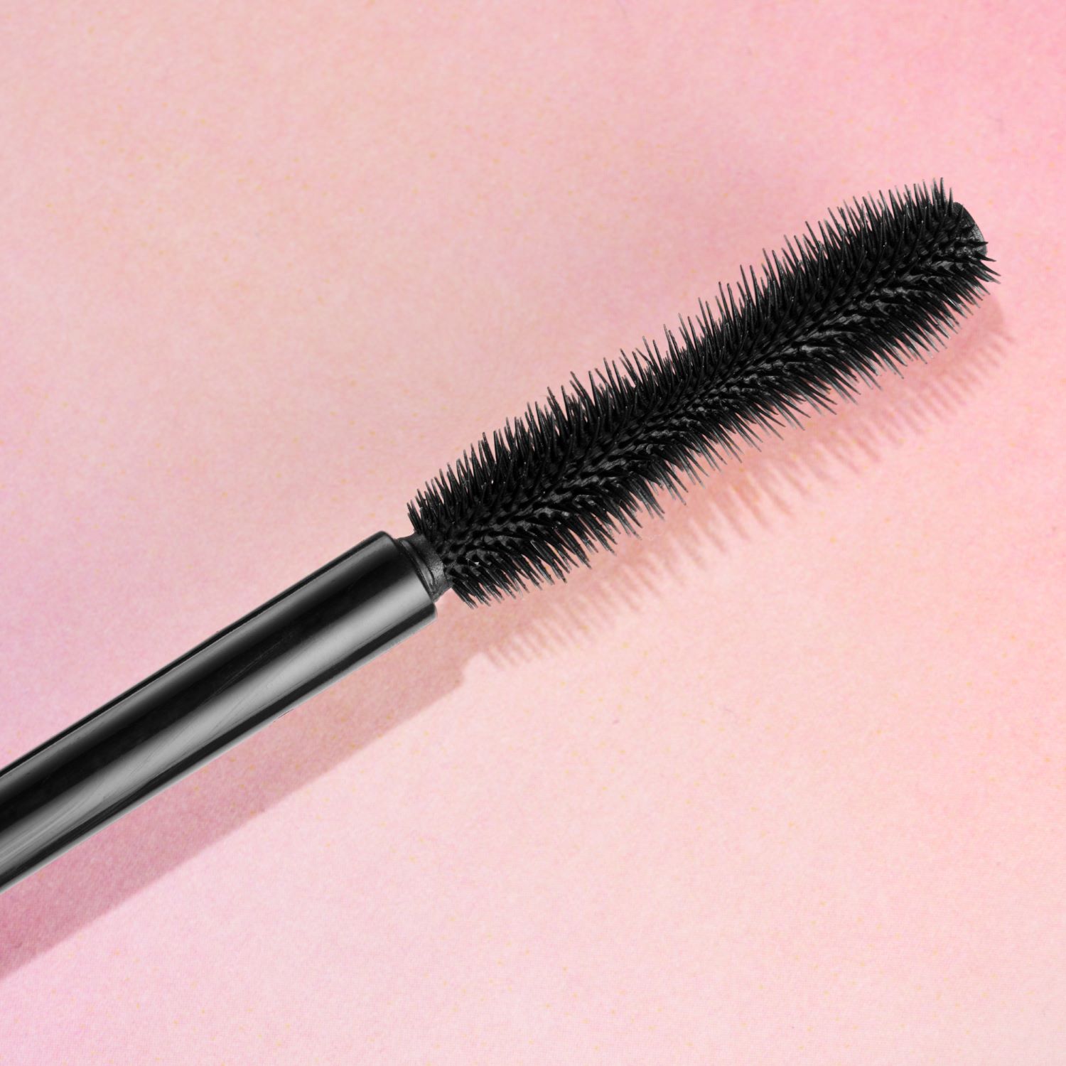 LASH WATERPROOF VOLUMIZING MASCARA (MÁSCARA DE PESTAÑAS VOLUMINIZADORA  A PRUEBA DE AGUA)